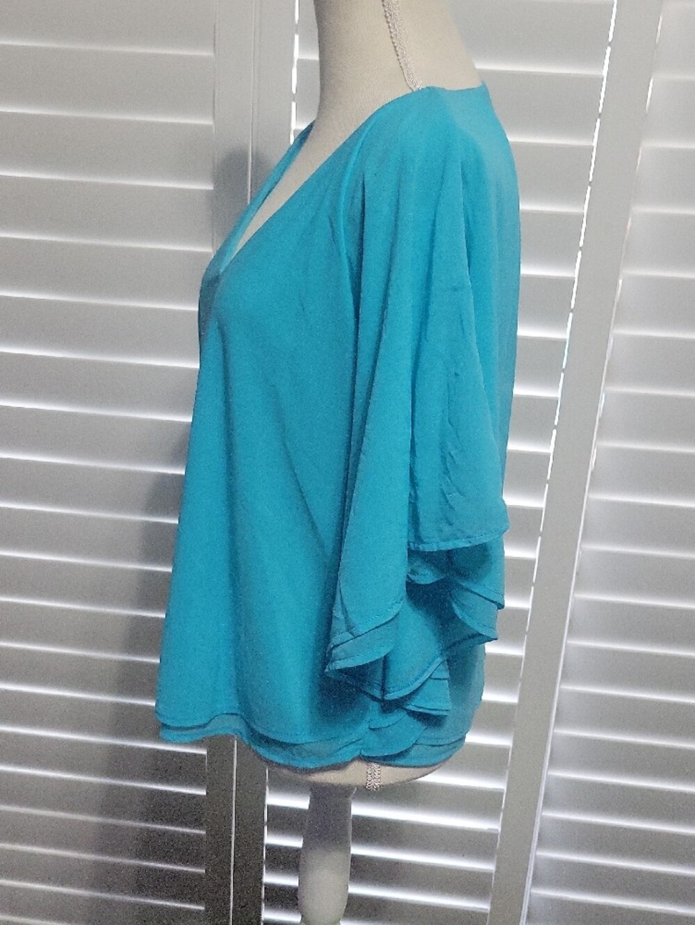 Jennifer Lopez Turquoise V-Neck Flutter Sleeve Blouse - Picture 2 of 6
